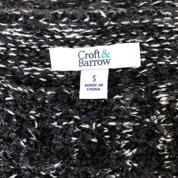 Croft and Barrow black and white sweater. - Picture 5 of 5